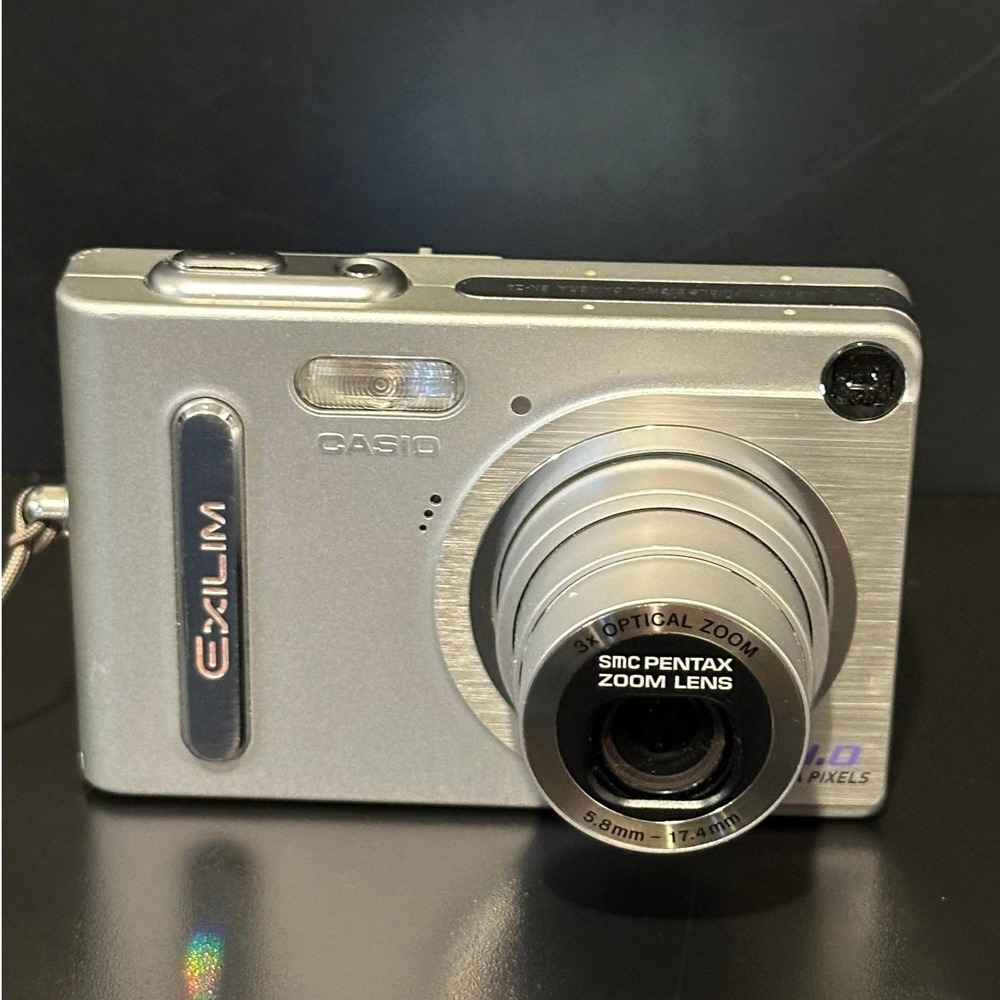 Casio Exilim EX-Z4 Silver 4.0MP Digital Camera 3x Optical Zoom Bundle‎ Y2K